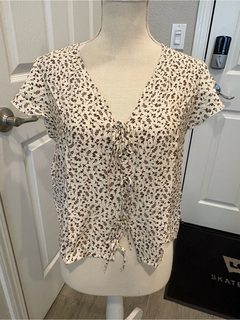 Cream Floral Tie-Front Blouse